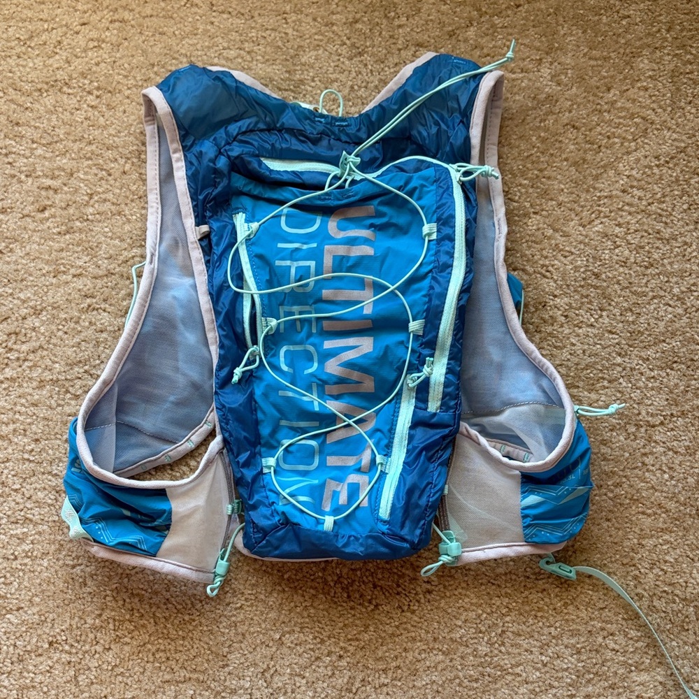 Ultimate direction women’s ultra 10.3L trail vest size m/l